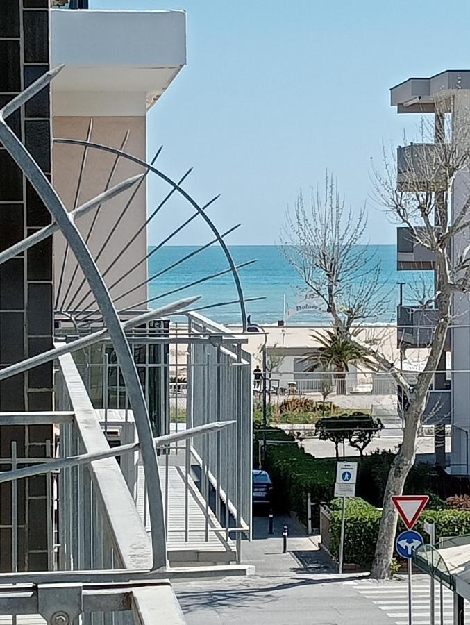 Appartamenti Carlotta Rimini Kültér fotó