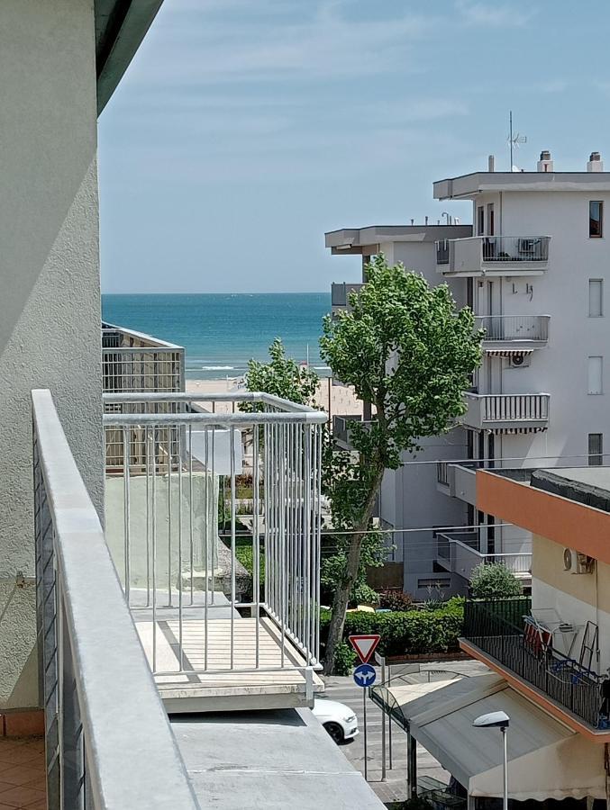 Appartamenti Carlotta Rimini Kültér fotó
